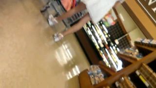 Upskirt japanese teen at grocery