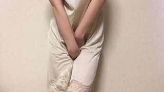 PEE DESPERATION! EXTREME PEEING IN ATTRACTIVE THONG [japanese Amateur]