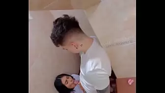 Students caught fucking hard in the school bathroom and he climax in her mouth ( INCREDIBLE HOMEMADE TAPE )