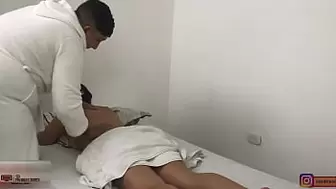Sensual erotic massage with a ravishing Hispanic teeny