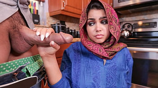 Perv Dude Helps Makes Hijab Youngster Feel at Home - Hijablust