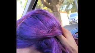 Purple haired teeny lady swallows off a BWC in the car